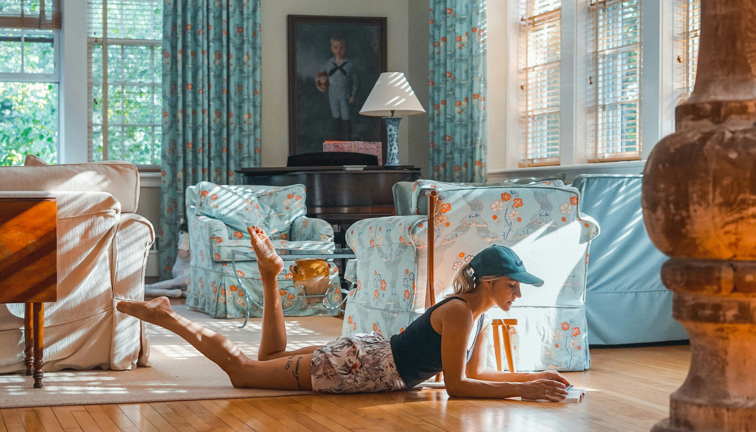 Improve Your Posture With the Viral Adult Tummy Time