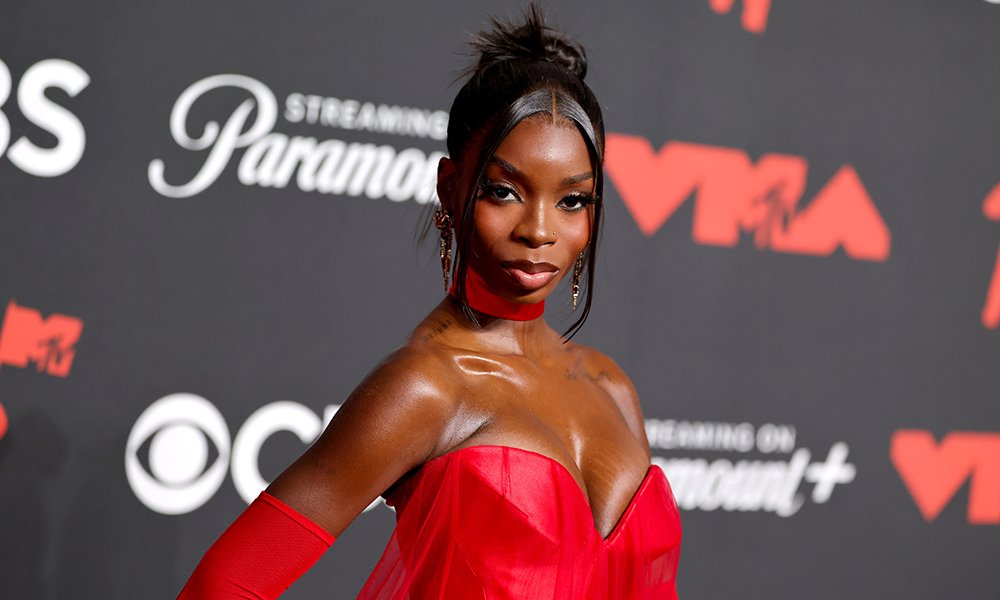The  Body Oil Behind Olandria Carthen’s 2025 VMAs Glow