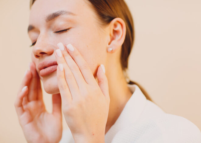 This  Hyaluronic Acid Serum Leaves Skin ‘Plump and Soft’