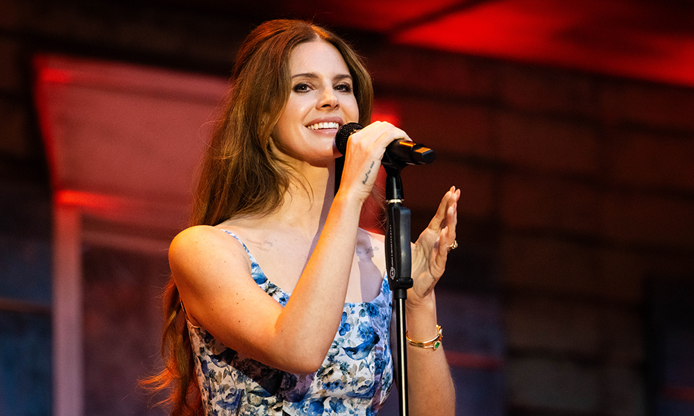 Lana Del Rey Responds to Rhinoplasty Speculation