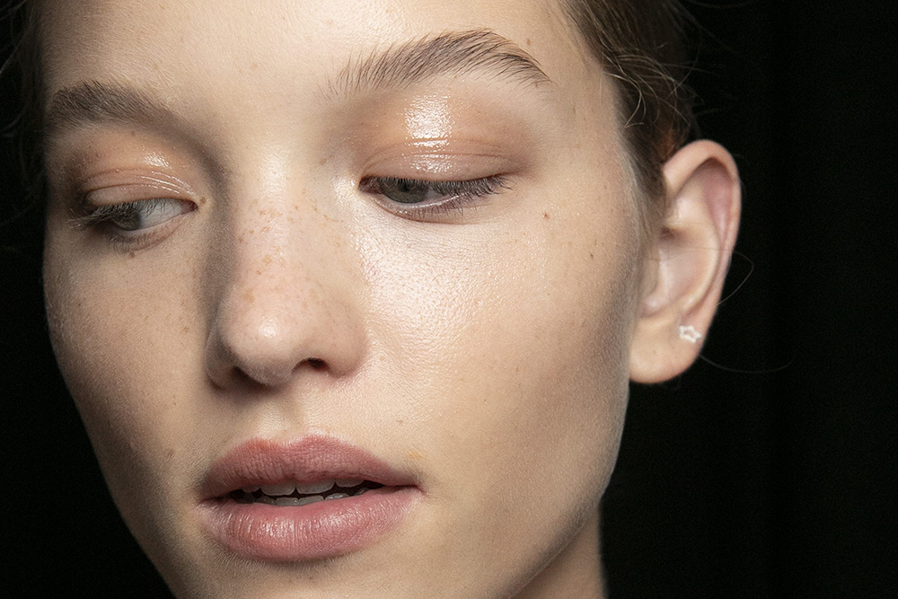 This New Microblading Method Promises Your Best Brows Yet This New Microblading Method Promises Your Best Brows Yet