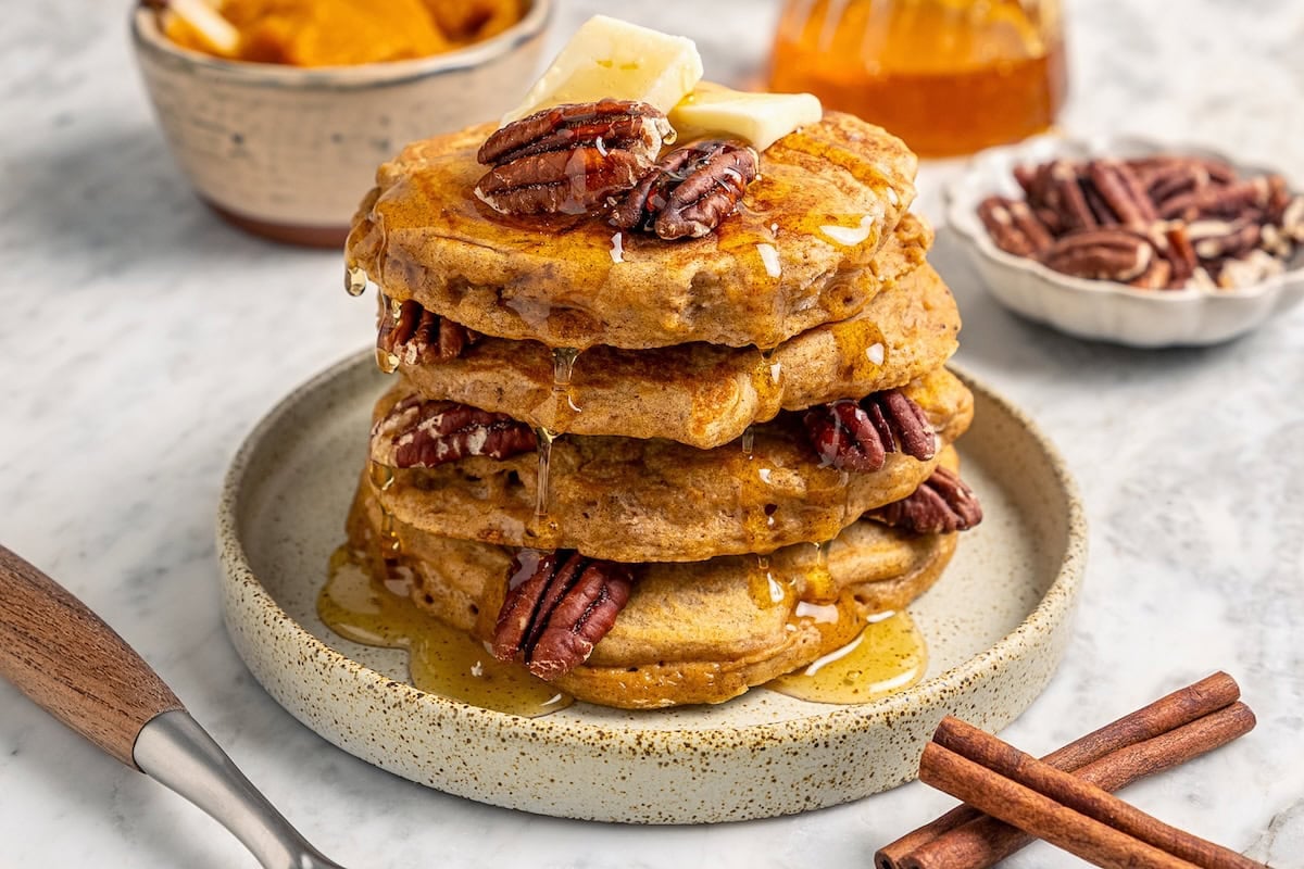 Fluffy Pumpkin Pancakes | Skinnytaste